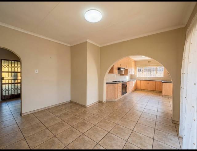 3 BEDROOM HOUSE FOR SALE IN VANDERBIJLPARK SE 6